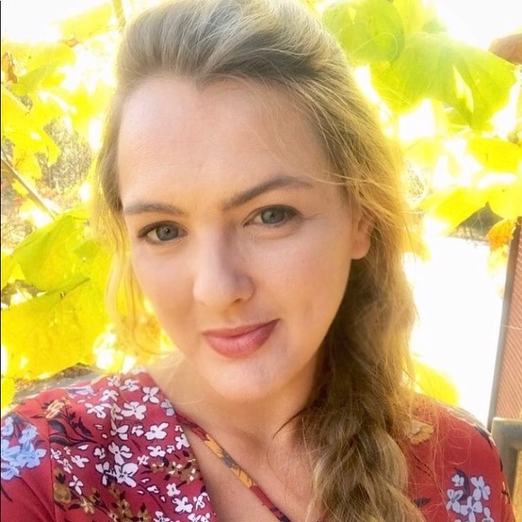 Meet your Posher’s Jacki and Cali Hawk - Picture 5 of 8